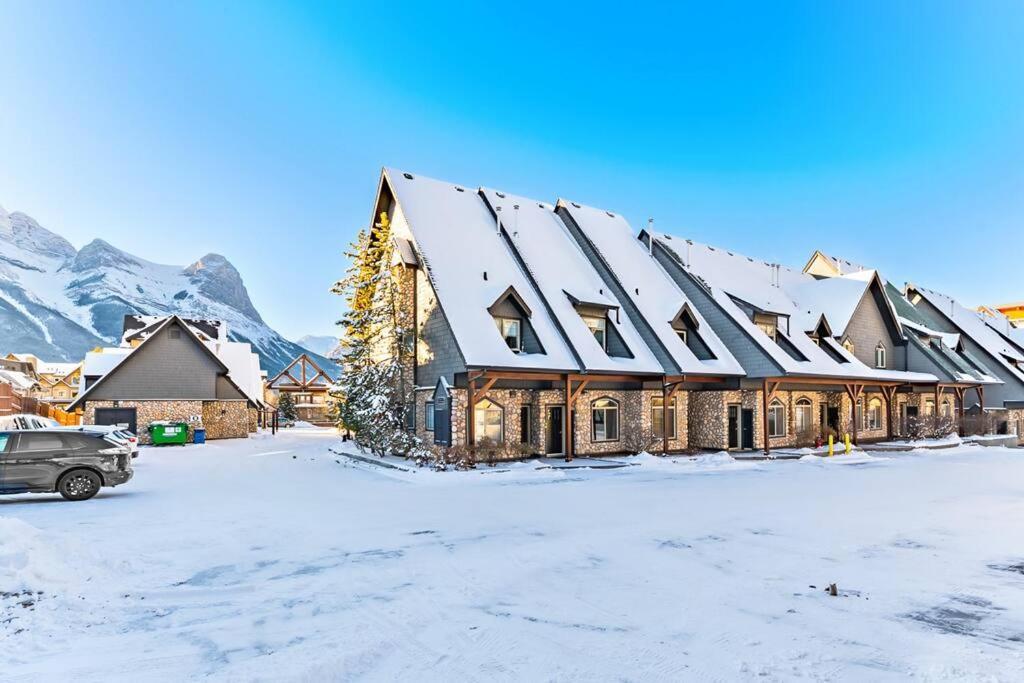 Mystic Getaway Apartamento Canmore Exterior foto