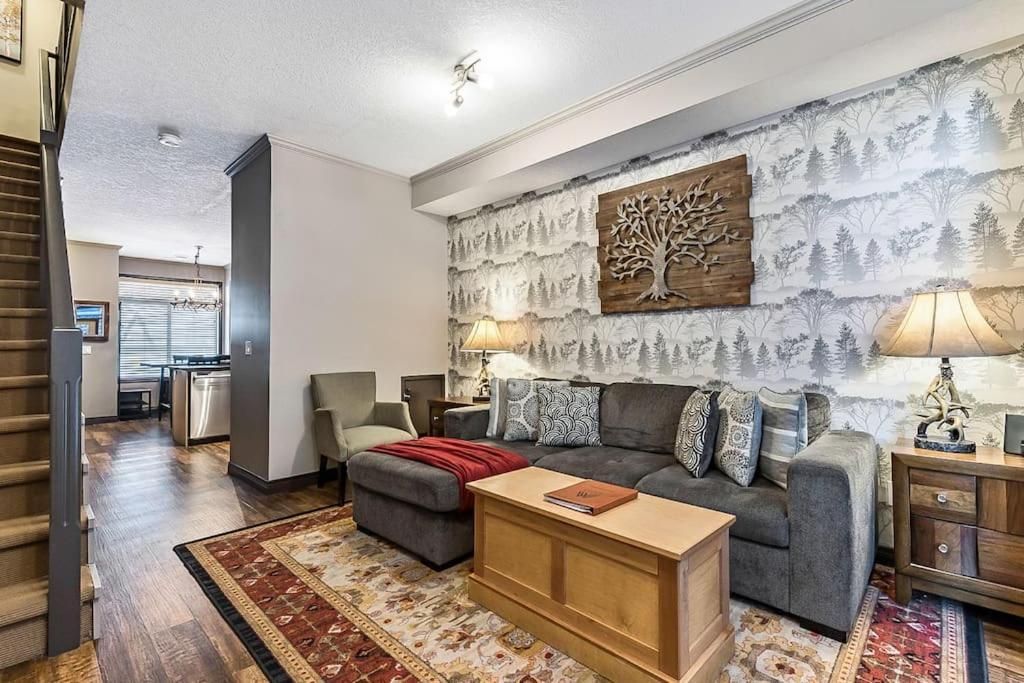 Mystic Getaway Apartamento Canmore Exterior foto