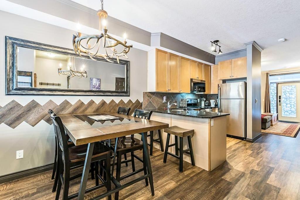 Mystic Getaway Apartamento Canmore Exterior foto