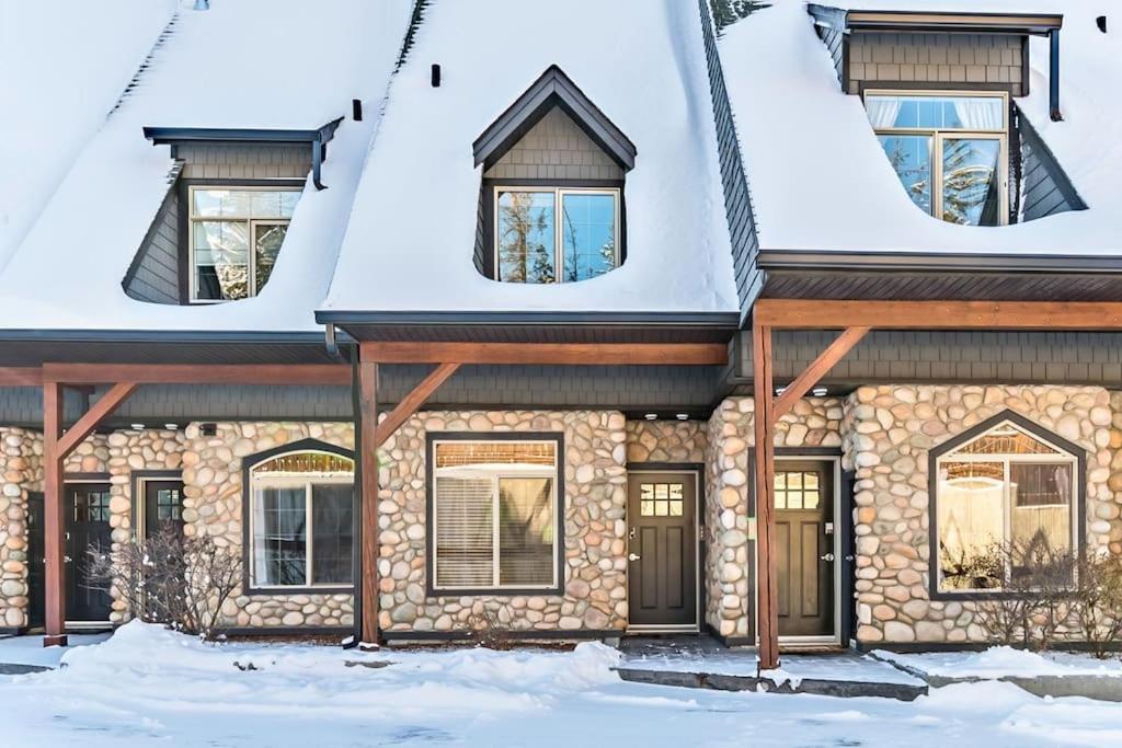 Mystic Getaway Apartamento Canmore Exterior foto